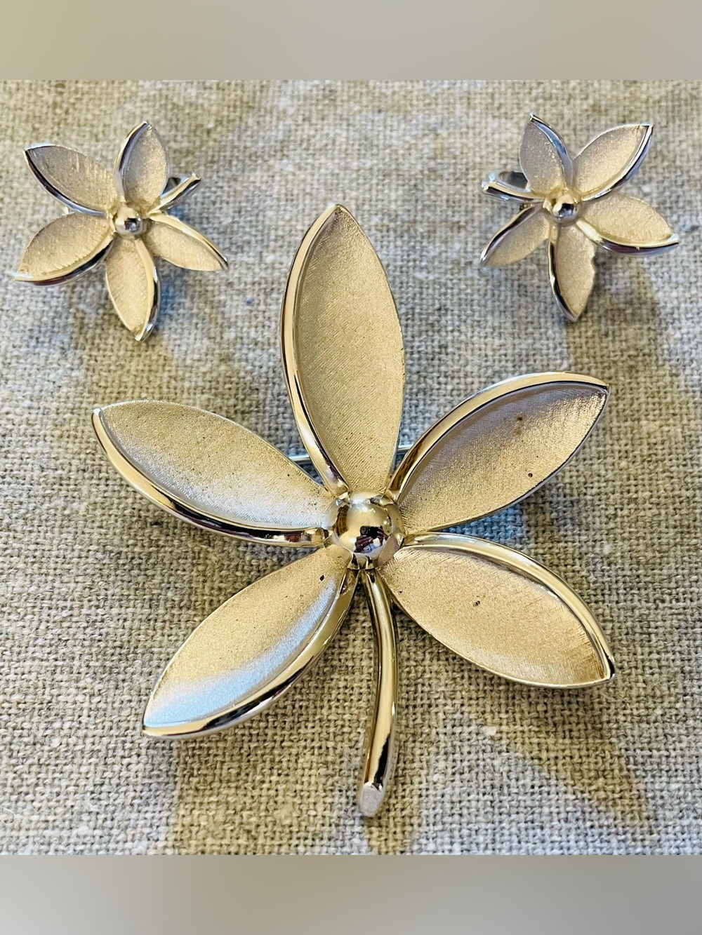 Vintage Crown Trifari Silver Tone Flower Brooch and Earring Set